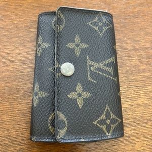Authentic Louis Vuitton 6 Ring Key Holder